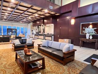 Ramada by Wyndham Tukwila Southcenter - 0