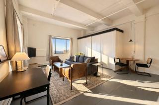 Westown Studio Apt Near Fiserv, Baird, and Theater District - 6