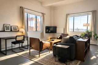Westown Studio Apt Near Fiserv, Baird, and Theater District - 9