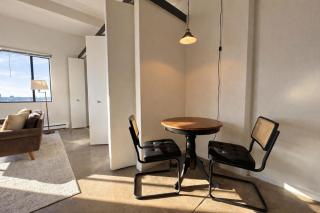 Westown Studio Apt Near Fiserv, Baird, and Theater District - 8