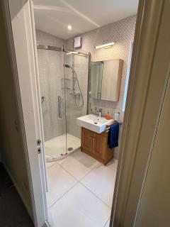 Private Apartment near Manchester and Rivington, Free Parking - 8