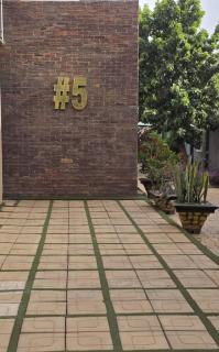 #5 Apartment - 0