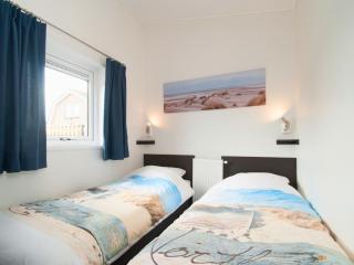 Cozy Beachside Base with Dual Terraces - 3