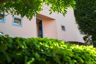 Villa with garden and private parking space - 2