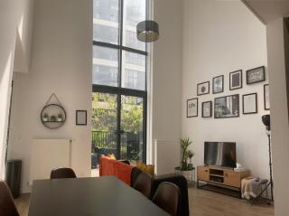 Gorgeous duplex near top attractions - 1