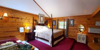 Intimate Log Cabin #2 at Wisteria - 8