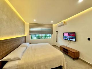 Modern 2 Bedroom Ground Floor Apartment! - 7