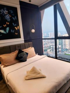 Scarletz Suites Sky Pool Twin Towers - 1