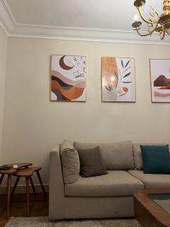 Central Zamalek 2 Bedroom Apartment Walk to Nile, Free WiFi, Fully Equipped Kitchen - 3