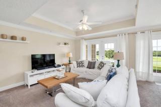 3 Bedrooms 2.5 Bathrooms Reunion 7635 HC - 7