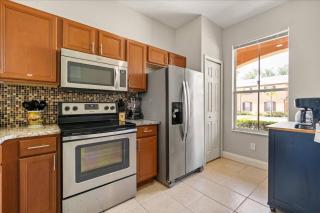 4 Bedrooms 3.5 Bathrooms Regal Palms 4102 CA - Davenport - 1