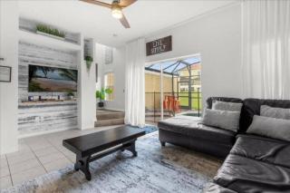 3 Bedrooms 2.5 Bathrooms Encantada 8529 BL - 0