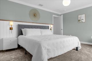 4 Bedrooms 3 Bathrooms Storey Lake 2625 RT - Kissimmee - 1
