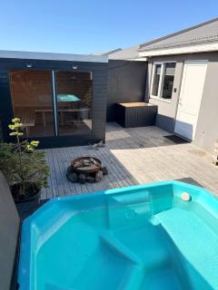 Studio with Private Spa Garden - 0