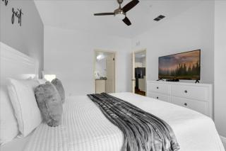 3 Bedrooms 2 Bathrooms West Lucaya 8902SD - 1