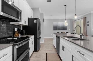 4 Bedrooms 3 Bathrooms Storey Lake 2617 RT - 2