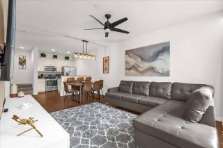 3 BD 2 BA Lucaya Village 13-102 - 0