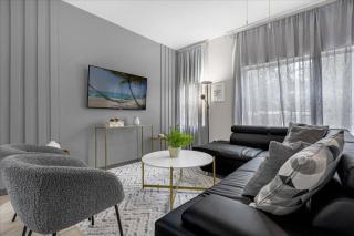 3 Bedrooms 2.5 Bathrooms Encantada 8515 BL - 0