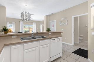 3 Bedroom 2.5 Bathroom Bella Vida 4556 AC - 6