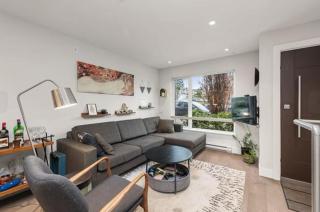 NorthVan Elite Townhouse - 9