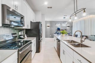 4 Bedrooms3 Bathrooms Storey Lake 2849SS - 3