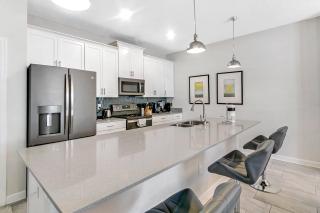 4 Bedrooms 3 Bathrooms Storey Lake 4809 LL - 2