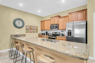 4 Bedrooms 3 Bathrooms Storey Lake 4827 CT - Kissimmee - 3