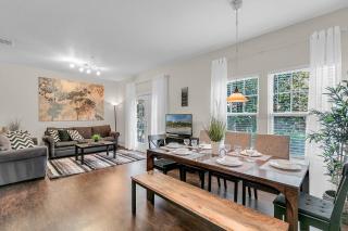 4 BD 3 BA Lucaya Village 14-101 - 0