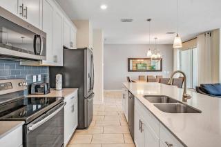 4 Bedrooms 3 Bathrooms Storey Lake 4969 WA - 2