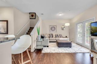 4 BD 3 BA Lucaya Village 15-101 - 8