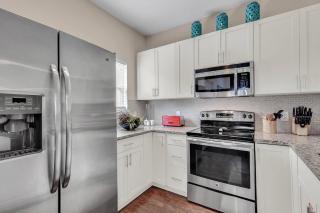 4 BD 3 BA Lucaya Village 15-101 - 2