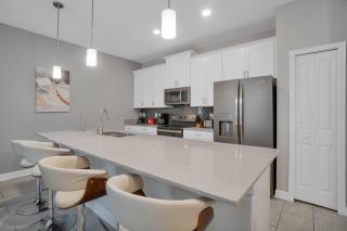 4 Bedrooms 3 Bathrooms Storey Lake 4819 DS - 4