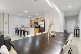 4 Bedrooms 3 Bathrooms Paradise Palms 8974 MP - 8