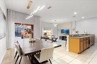 4 Bedrooms 3 Bathrooms Paradise Palms 8974 MP - 6