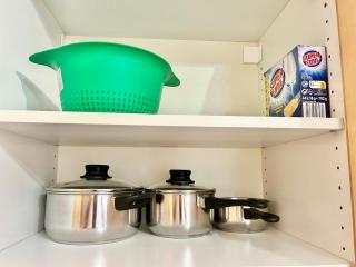 Stylish Apartment with Free Parking - 4