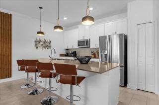 4 Bedrooms 3 Bathrooms Storey Lake 2408 RT - 7