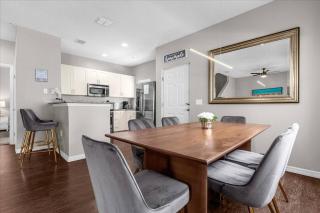 4 BD 3 BA Lucaya Village 13-108 - 4