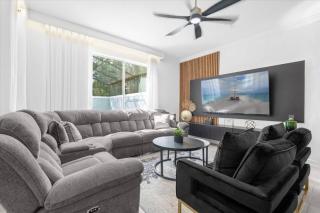 4 Bedrooms 3 Bathrooms Storey Lake 2457RT - 0