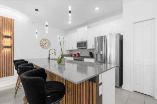 4 Bedrooms 3 Bathrooms Storey Lake 2457RT - 7