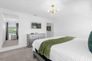 4 Bedrooms 3 Bathrooms Storey Lake 2457RT - 2