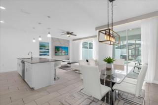 4 Bedrooms 3 Bathrooms Storey Lake 2949 SS - 7