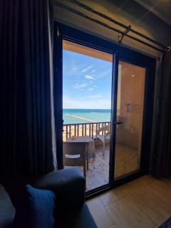 Stunning Seafront Chalet with Unobstructed Views - 2