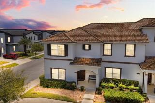 5 Bedrooms 4 Bathrooms Storey Lake 4800 LL - 0