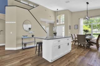 5 Bedrooms 3.5 Bathrooms Hampton Lakes 573 BC - 2