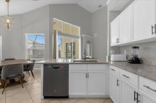 5 Bedrooms 3.5 Bathrooms Windsor Palms 8017 KP - 4