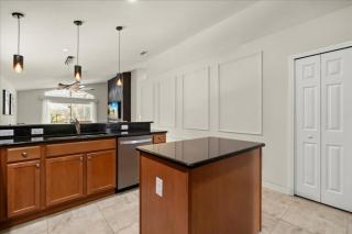 5 Bedrooms 3 Bathrooms Veranda Palms 4458 NP - 2