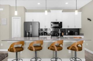 4 Bedrooms 3 Bathrooms Storey Lake 4817 LL - 3