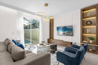 4 Bedrooms 3 Bathrooms Storey lake 2393 RT - 8