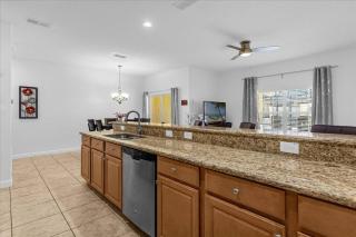 4 Bedroom 3 Bathroom Paradise Palms 8953BP - 6