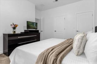 4 Bedroom 3 Bathroom Paradise Palms 8953BP - 1